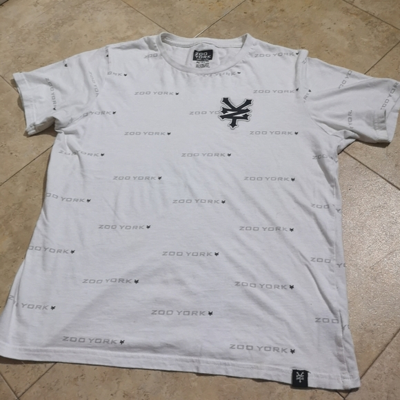 3/$30    ZOO YORK Shirt - Picture 1 of 11